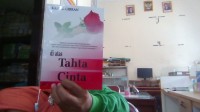 di atas Tahta Cinta